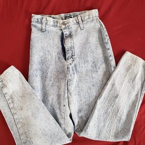 What's Next Whitewash straight leg jeans